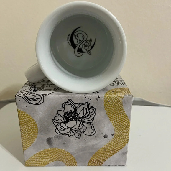 Fairyloot Kingdom of the Wicked Mug - Picture 4 of 6